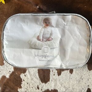 Snuggle Me Infant Lounger - White